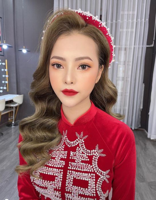 Tác phẩm trang điểm cô dâu thanh lịch của Khang Đinh