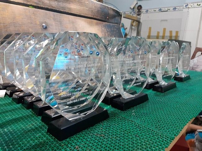 Minh Pha Lê vinh dự nằm trong Top 10 công ty quà tặng uy tín và chất lượng hàng đầu tại TP.HCM