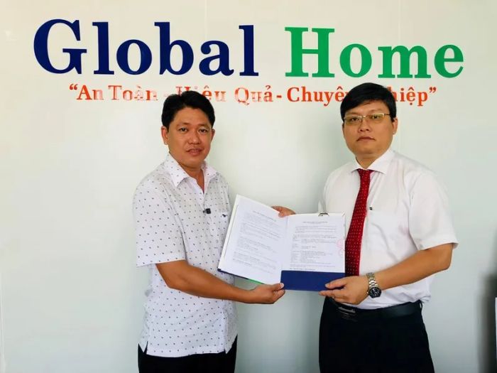 Hình ảnh đội ngũ chuyên gia Toàn Cầu đang làm việc chuyên nghiệp