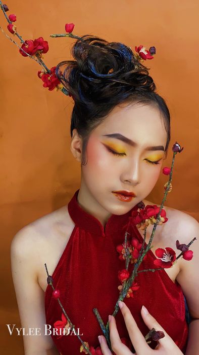 Vy Lee Makeup - Tác phẩm trang điểm cô dâu lộng lẫy