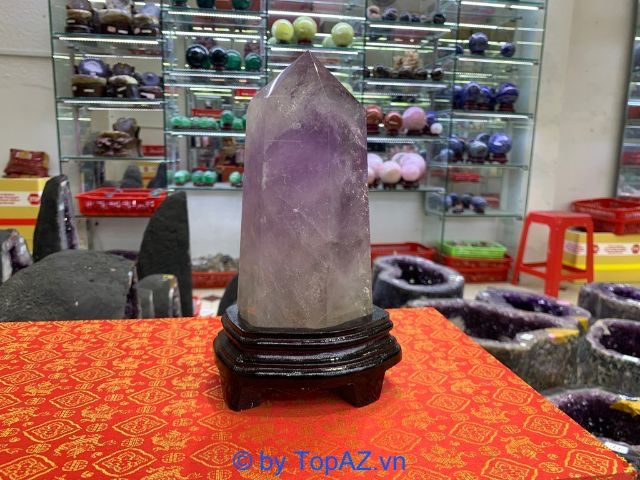 Là thương hiệu uy tín tại TP.HCM, Phong Thủy An Khang chuyên cung cấp những Trụ đá Thạch Anh cao cấp, kết tinh năng lượng phong thủy và giá trị tâm linh sâu sắc.