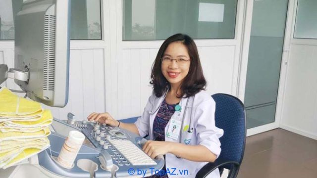 bác sĩ khám phụ khoa tại Đà Nẵng