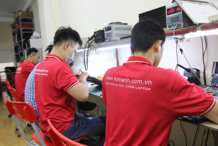 Hình ảnh minh họa Laptop Kim Anh - Không gian trưng bày sản phẩm đa dạng và chuyên nghiệp