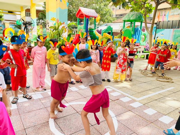 Hình ảnh 1 Trường Mầm Non Phú Hòa - Không gian học tập hiện đại với phòng học rộng rãi, đầy đủ tiện nghi