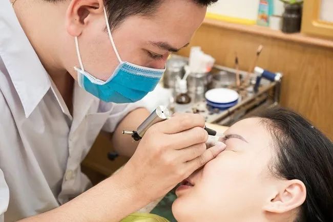 Thẩm mỹ viện Hoài Anh - Top 8 địa chỉ điêu khắc chân mày nghệ thuật hàng đầu TP.HCM