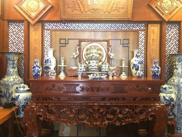 Không gian trưng bày tinh tế tại Đồ Thờ Xuân Lưu