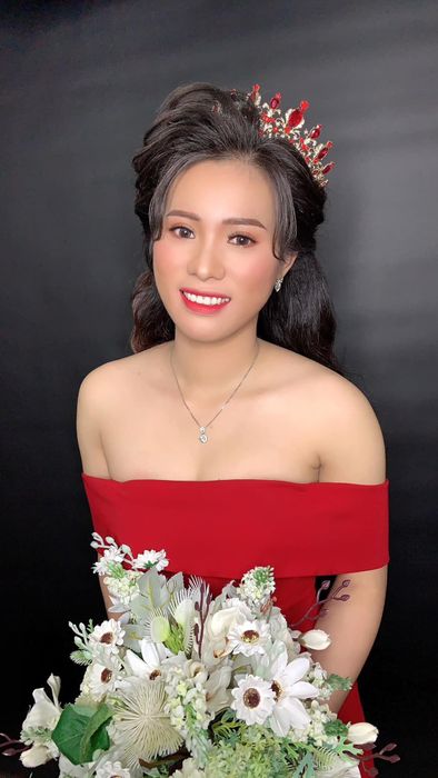 Ngoan Trần Makeup - Bộ sưu tập trang điểm cô dâu thanh lịch