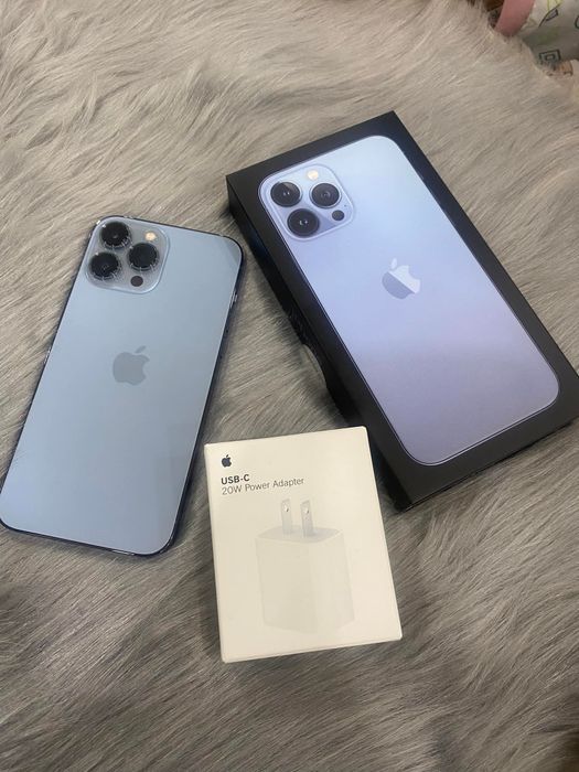Hình ảnh showroom Trung Quân Mobile hiện đại