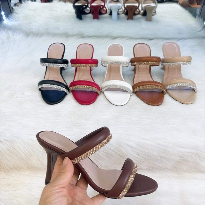 Trà My Shoes - Địa chỉ vàng cho những đôi giày nữ đẹp chất lượng tại Q11
