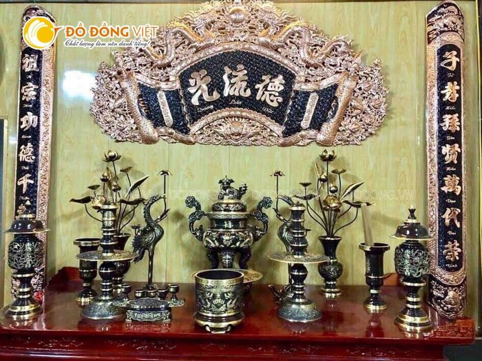 Không gian trưng bày hoành phi câu đối bằng đồng