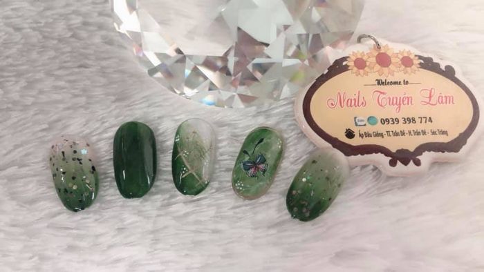Nghệ Thuật Nail Độc Đáo Tại Nails Tuyền Lâm