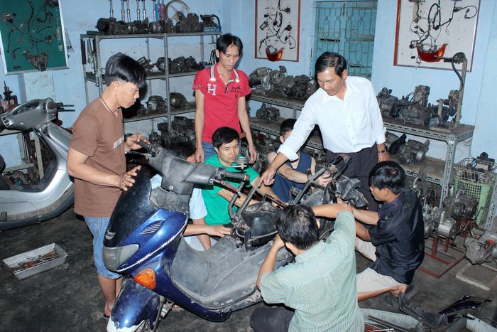 Trường Trung Cấp Kinh Tế - Kỹ Thuật (Ảnh 2)