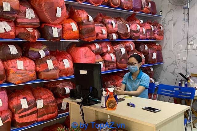 Dịch vụ giặt ủi tại TPHCM chất lượng, uy tín, và được nhiều khách hàng tin tưởng lựa chọn.