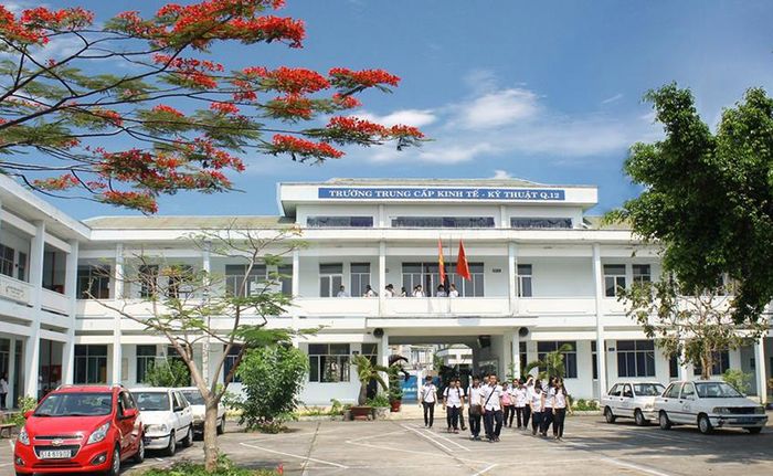 Trường Trung Cấp Kinh Tế - Kỹ Thuật (Ảnh 1)