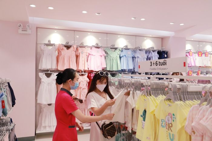 Không gian mua sắm hiện đại tại Con Cưng