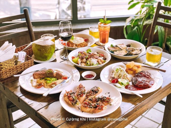 Không gian ấm cúng tại An Lam Bistro