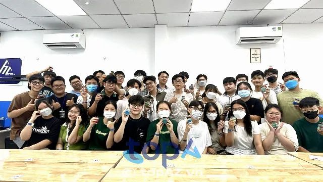 Hồng Chuyên - Trung tâm luyện thi uy tín hàng đầu