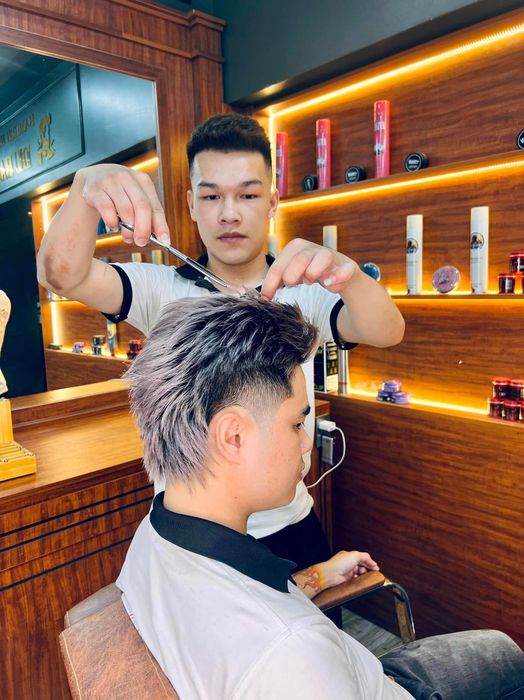 Hình ảnh không gian ấm cúng tại DuBai Barbershop