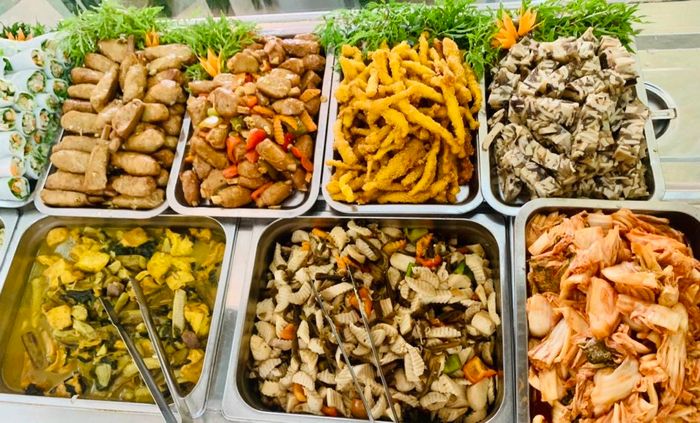 Không gian ấm cúng tại Quán Chay An Lạc