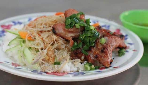 Cơm tấm Tân Phú, giá thành hợp lý với chất lượng tuyệt vời.