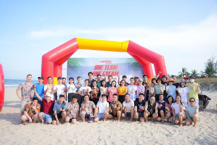 Hình ảnh hoạt động team building của Viet Nam ART Travel & Event