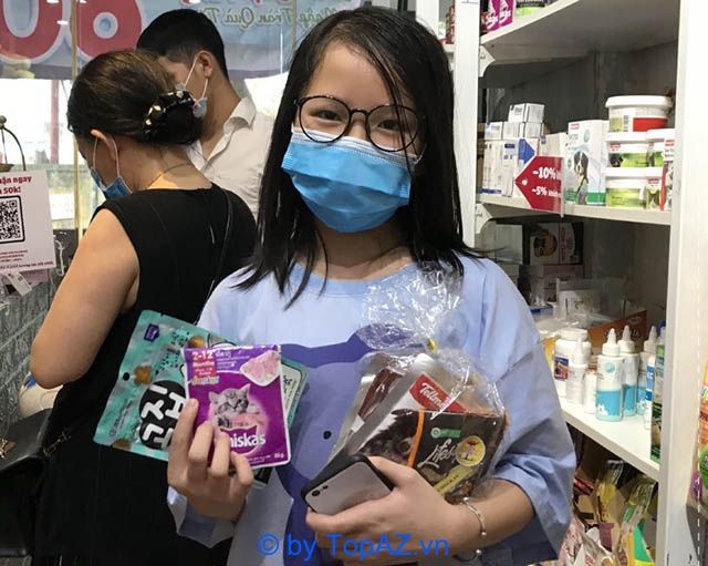Địa chỉ tin cậy cung cấp thức ăn cho chó mèo tại Hà Nội