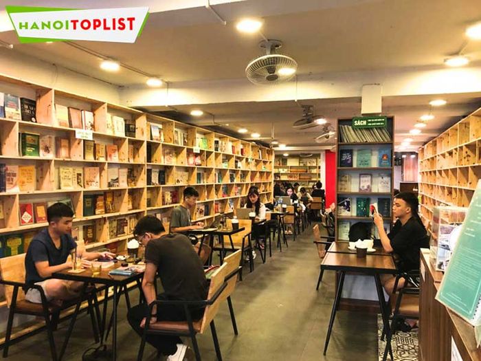 quan-cafe-sach-dong-tay-Tripi