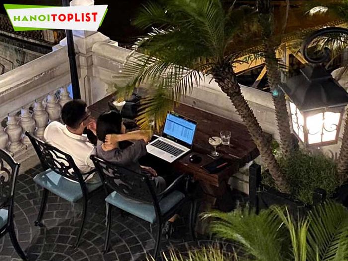 serein-cafe-lounge-Tripi