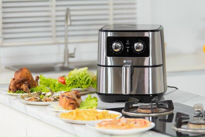 Hình ảnh nồi chiên không dầu Lotte góc sử dụng thực tế