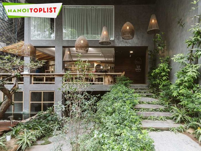 quan-cafe-lam-viec-o-ha-noi-dreamers-coffee-Tripi