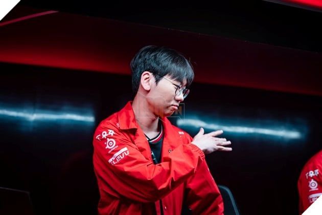 Cựu vương LMHT thế giới chia sẻ góc nhìn thực tế về những lần đối đầu với T1