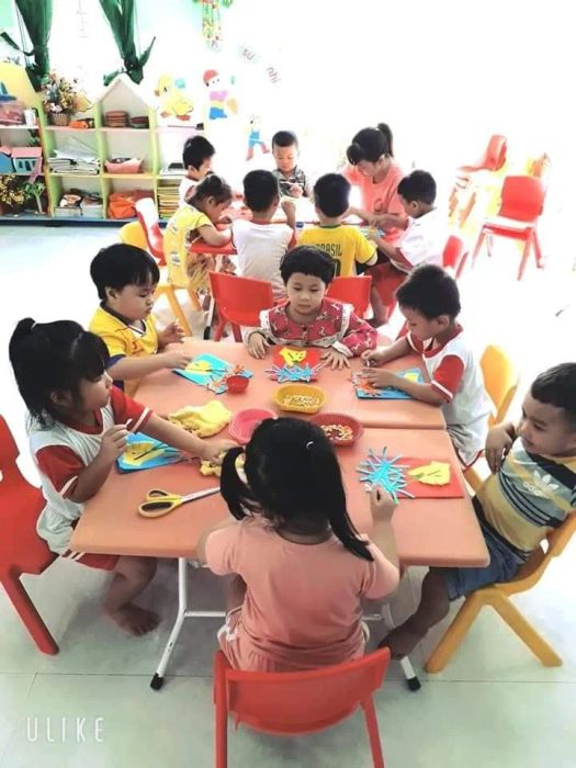 Những khoảnh khắc đáng yêu tại ngôi trường Hoa Mặt Trời