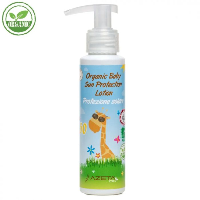Hình ảnh thực tế kem chống nắng Azeta Bio SPF50 - thiết kế tuýp sang trọng, dễ dàng mang theo khi du lịch biển