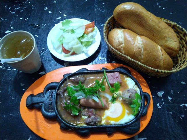 Bít Tết Ụm Bò – Quán ngon được thực khách Sài Gòn yêu thích