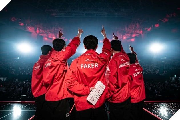 Cựu quán quân LMHT thế giới bộc bạch cảm nhận khi phải đối đầu với đội hình T1