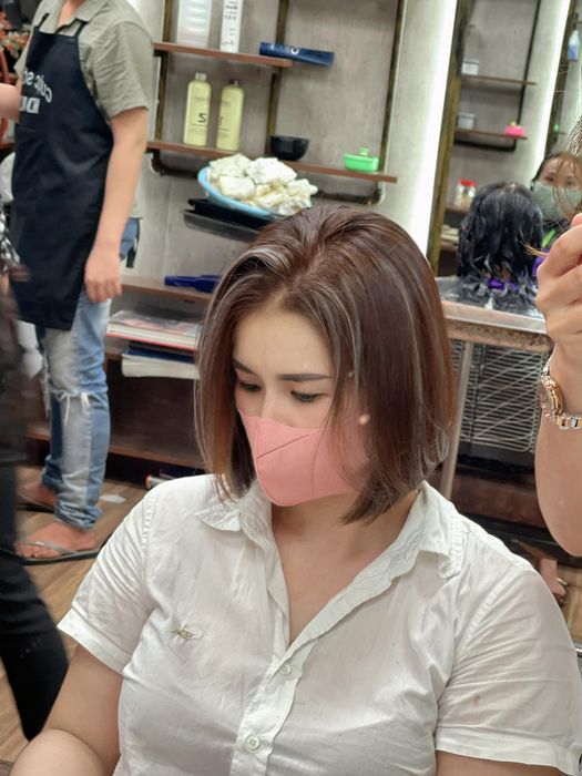 Hình ảnh phong cách làm việc chuyên nghiệp tại Duy Salon