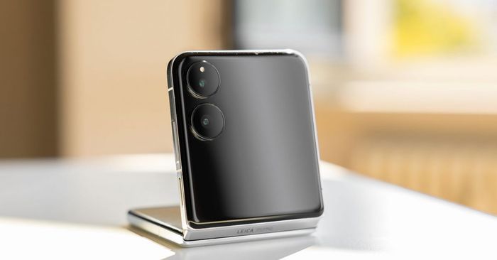Xiaomi MIX Flip 2