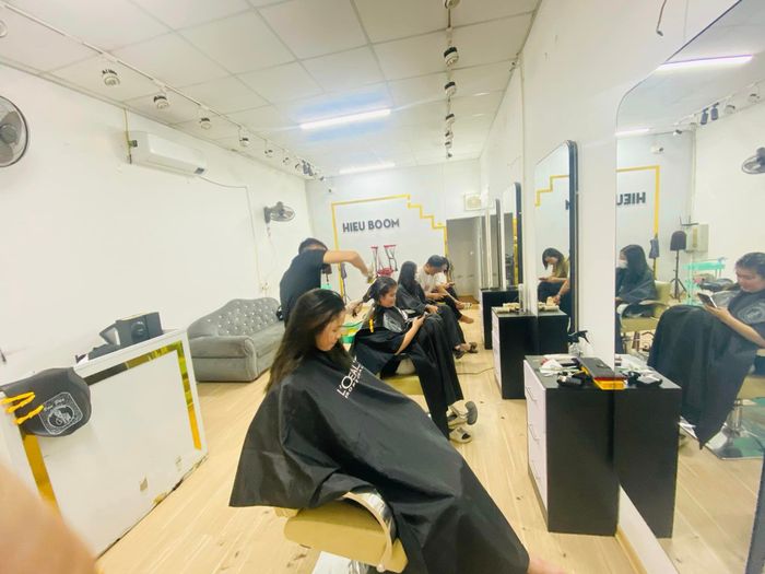Không gian sáng tạo đầy cảm hứng tại Beauty Salon HieuBoom