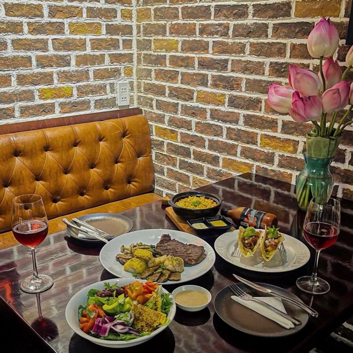Không gian lãng mạn tại Sisters Tavern