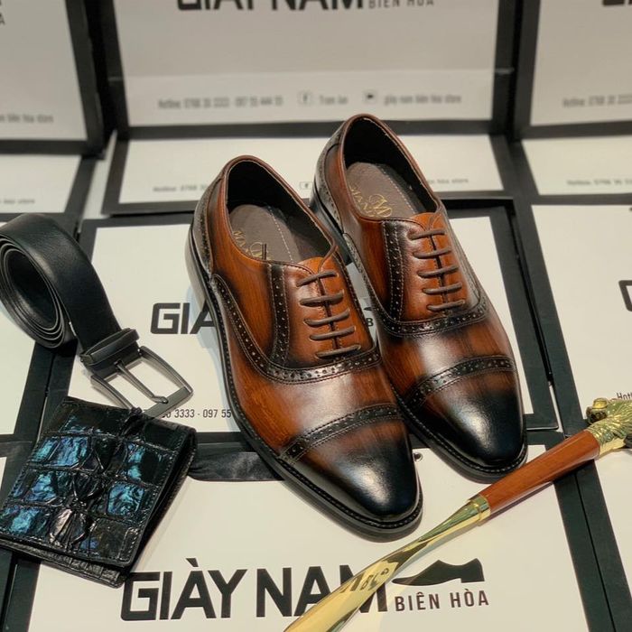 Không gian trưng bày sang trọng tại Giày Nam Biên Hòa Store