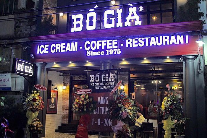 Không gian hoài cổ đầy chất Sài Gòn xưa tại Bố Già