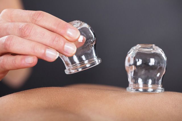 Cạo gió giác hơi tại TPHCM với mức giá hợp lý, đem lại hiệu quả tuyệt vời cho sức khỏe.