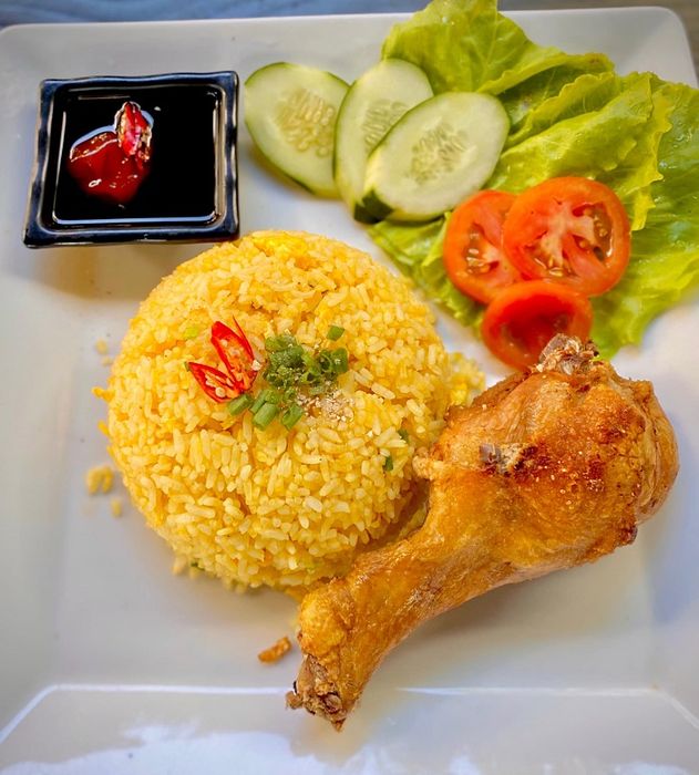 Hình ảnh món ngon tại Nhật Phát - Cơm Gà Xối Mỡ