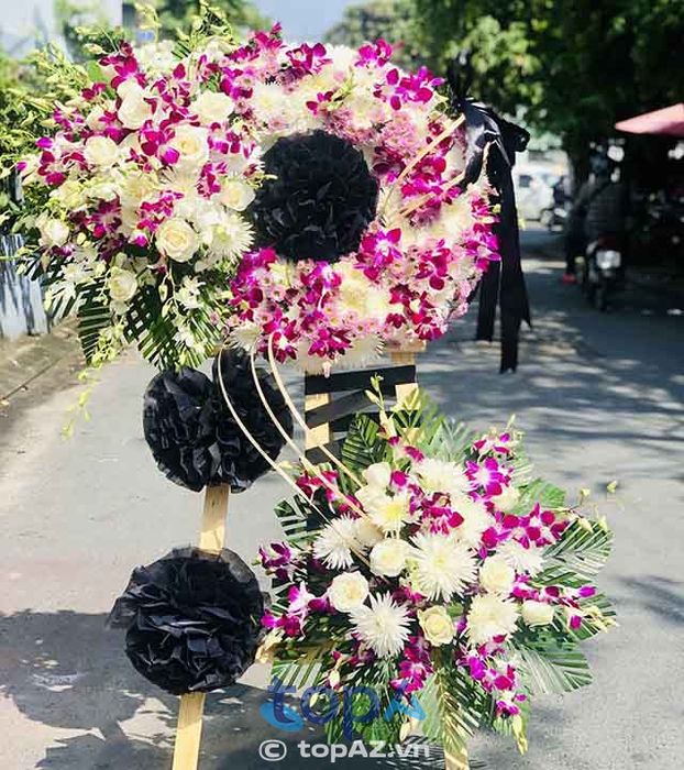 Dịch vụ đặt vòng hoa viếng đám tang đẹp tại Quận 12