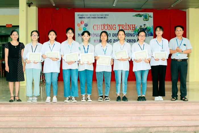 Hình ảnh ấn tượng về Trường THPT Thuận Thành số 1
