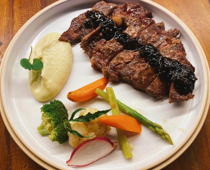 Hình ảnh món RIBEYE BEEF STEAK thượng hạng