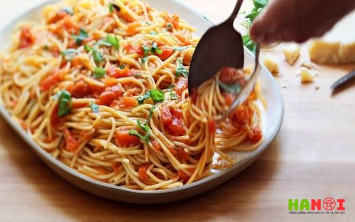 chef-ly-homemade-spaghetti-mytour