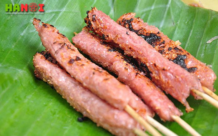 nem-nuong-yen-beo-mytour-diem-hen-ngon-binh-dan