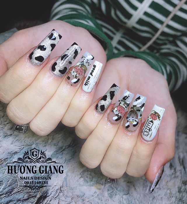 Bộ sưu tập nail đá lấp lánh tại Hương Giang