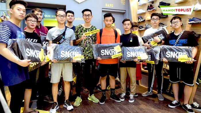 shop-giay-sneaker-hnmsneaker-Mytour
